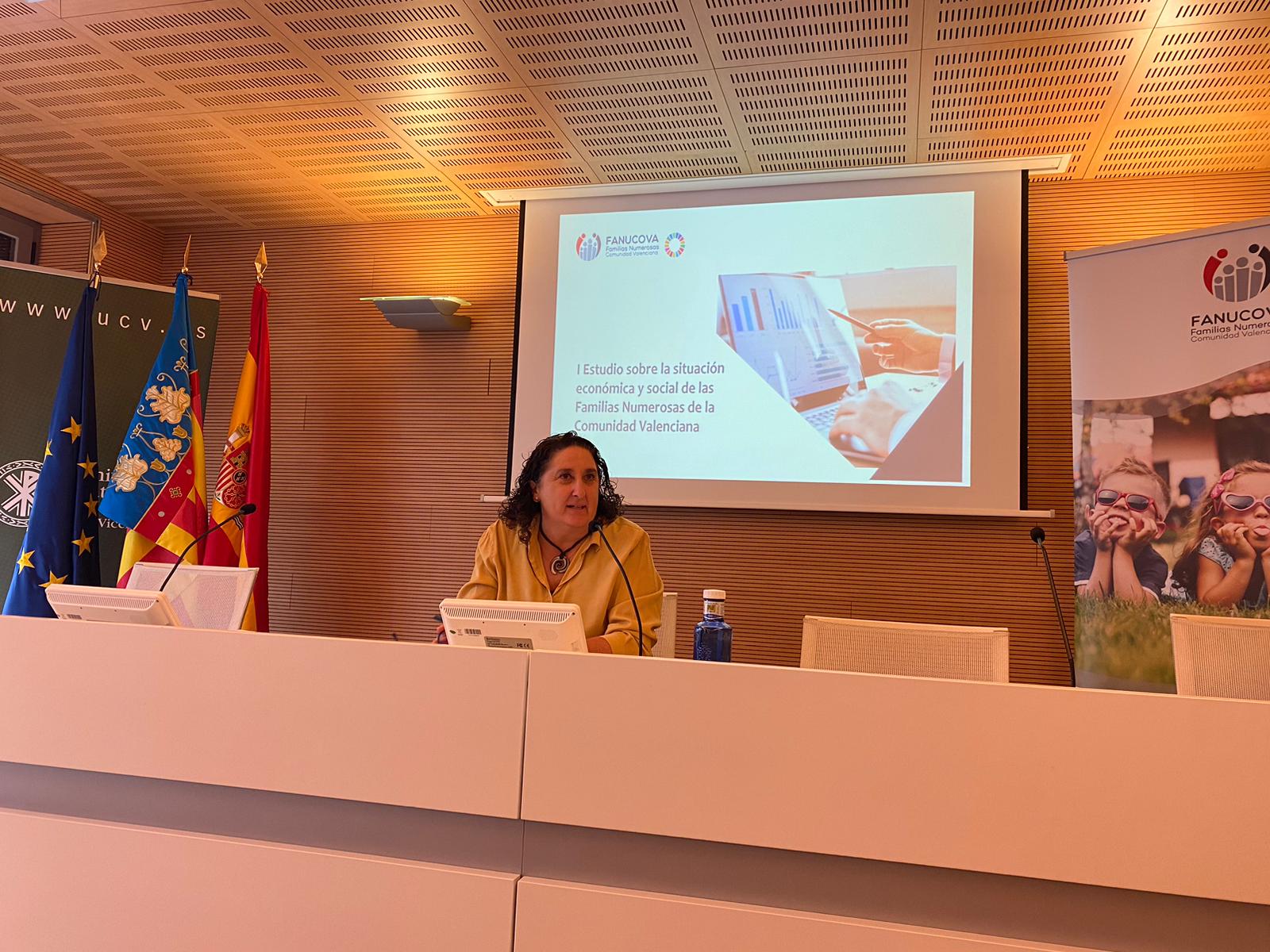 Estudio sobre la situación económica y social de las Familias Numerosas en la Comunitat Valenciana Estudio sobre la situación económica y social de las Familias Numerosas en la Comunitat Valenciana