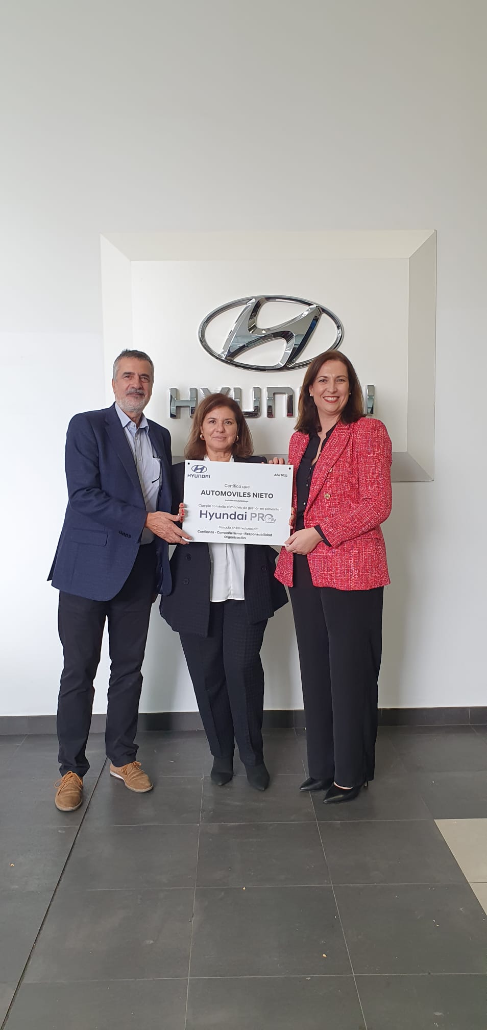 Hyundai otorga la excelencia a los servicios de Automóviles Nieto Hyundai otorga la excelencia a los servicios de Automóviles Nieto