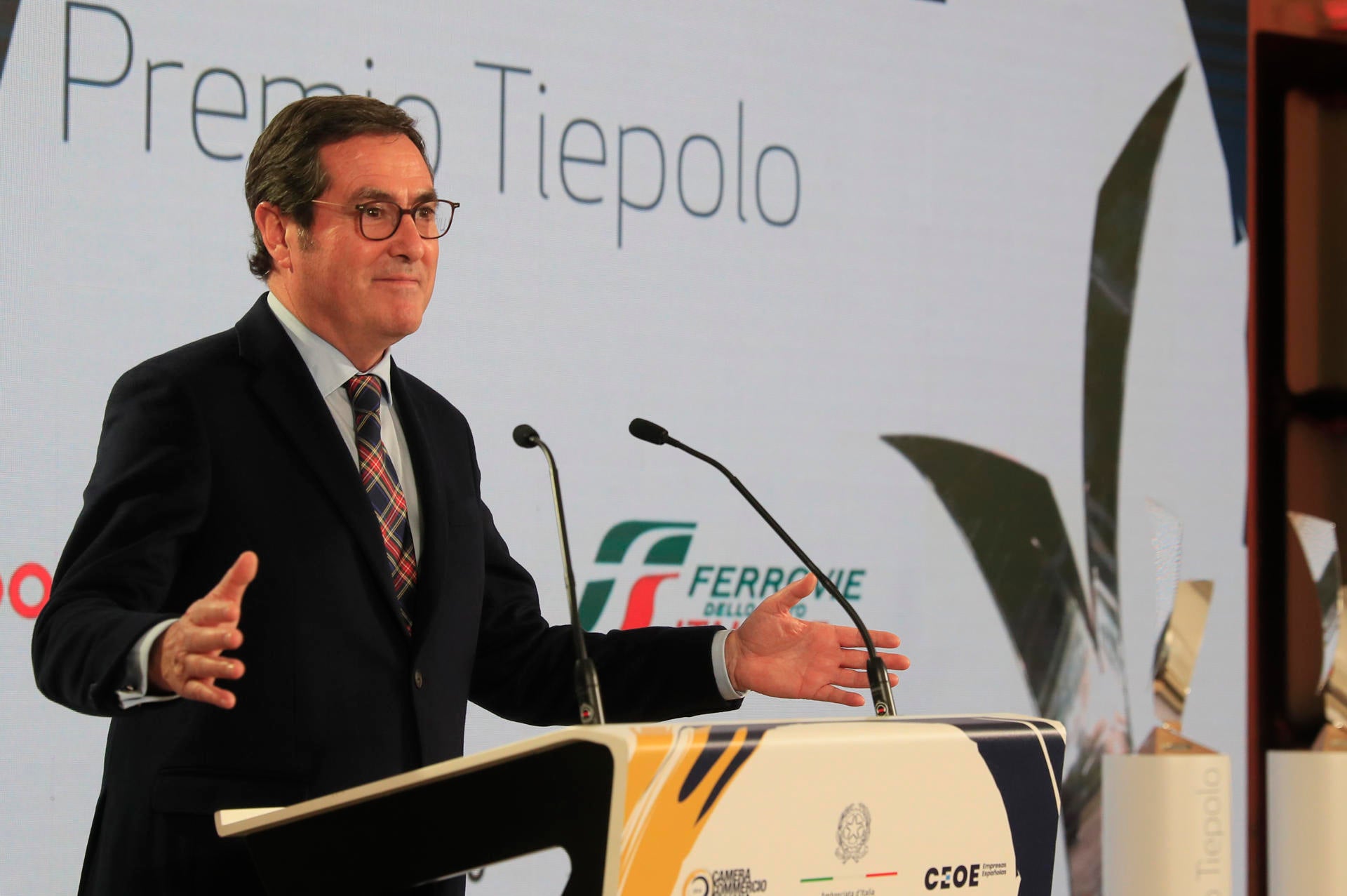 La CEOE rompe el diálogo con el Ministerio de Trabajo tras pactar que Inspección controle los ERE La CEOE rompe el diálogo con el Ministerio de Trabajo tras pactar que Inspección controle los ERE