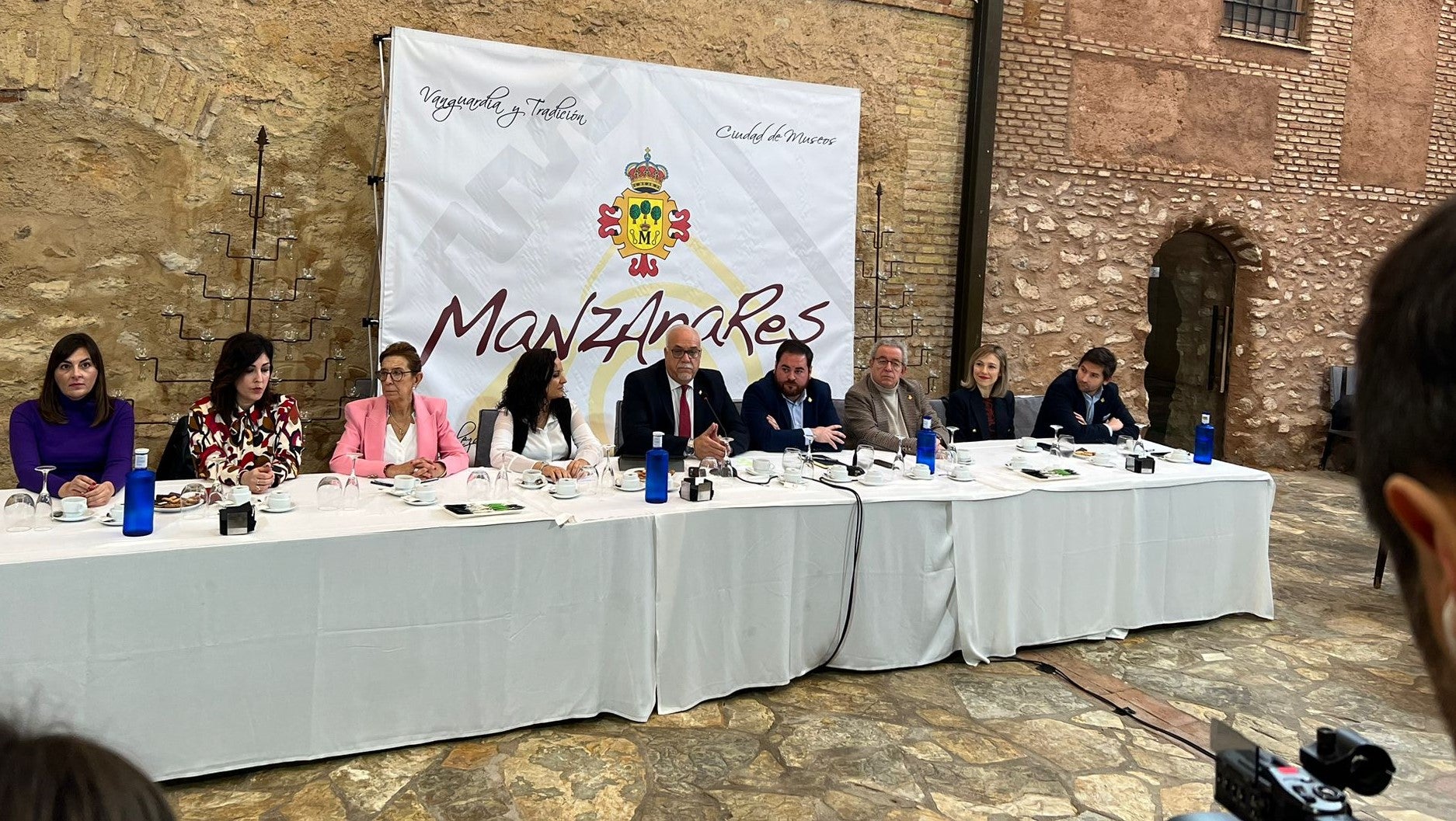 Membrilla paga a Manzanares la deuda por el suministro de agua Membrilla paga a Manzanares la deuda por el suministro de agua