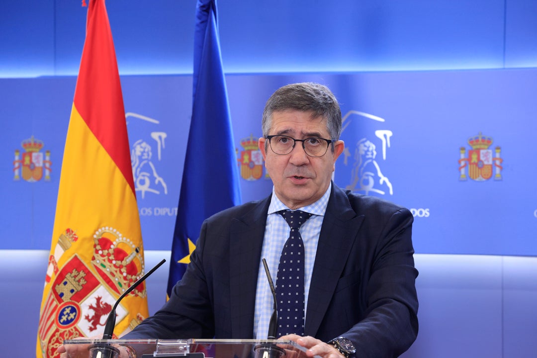 El PSOE presenta a su vez un escrito al Constitucional para que no paralice la reforma del Poder Judicial El PSOE presenta a su vez un escrito al Constitucional para que no paralice la reforma del Poder Judicial