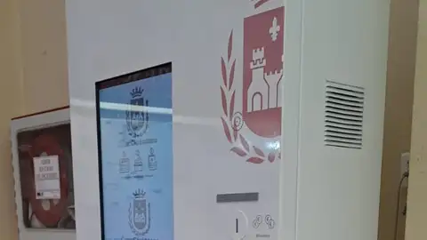 Cajero automático instalado por el Ayuntamiento de Elda en el Mercado Central. Cajero automático instalado por el Ayuntamiento de Elda en el Mercado Central.