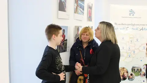 El Lecrác de Palencia acoge la quinta parada de la Exposición ‘Un feliz viaje por la vida’ de la Federación Autismo de Castilla y León .