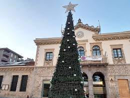 Olentzero se adelanta en Amurrio y entrega 15 € a los menores de 9 años para gastar en comercios locales Olentzero se adelanta en Amurrio y entrega 15 € a los menores de 9 años para gastar en comercios locales