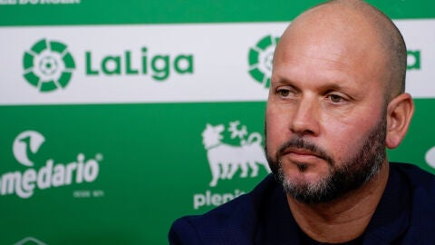 Jos&eacute; Alberto L&oacute;pez - entrenador Racing