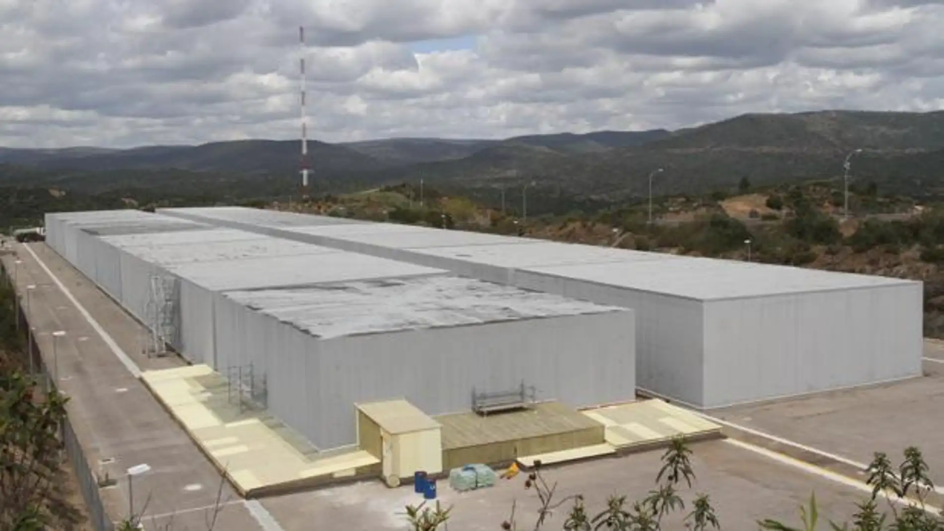 El Parlamento andaluz reclama el cierre definitivo del cementerio nuclear de El Cabril