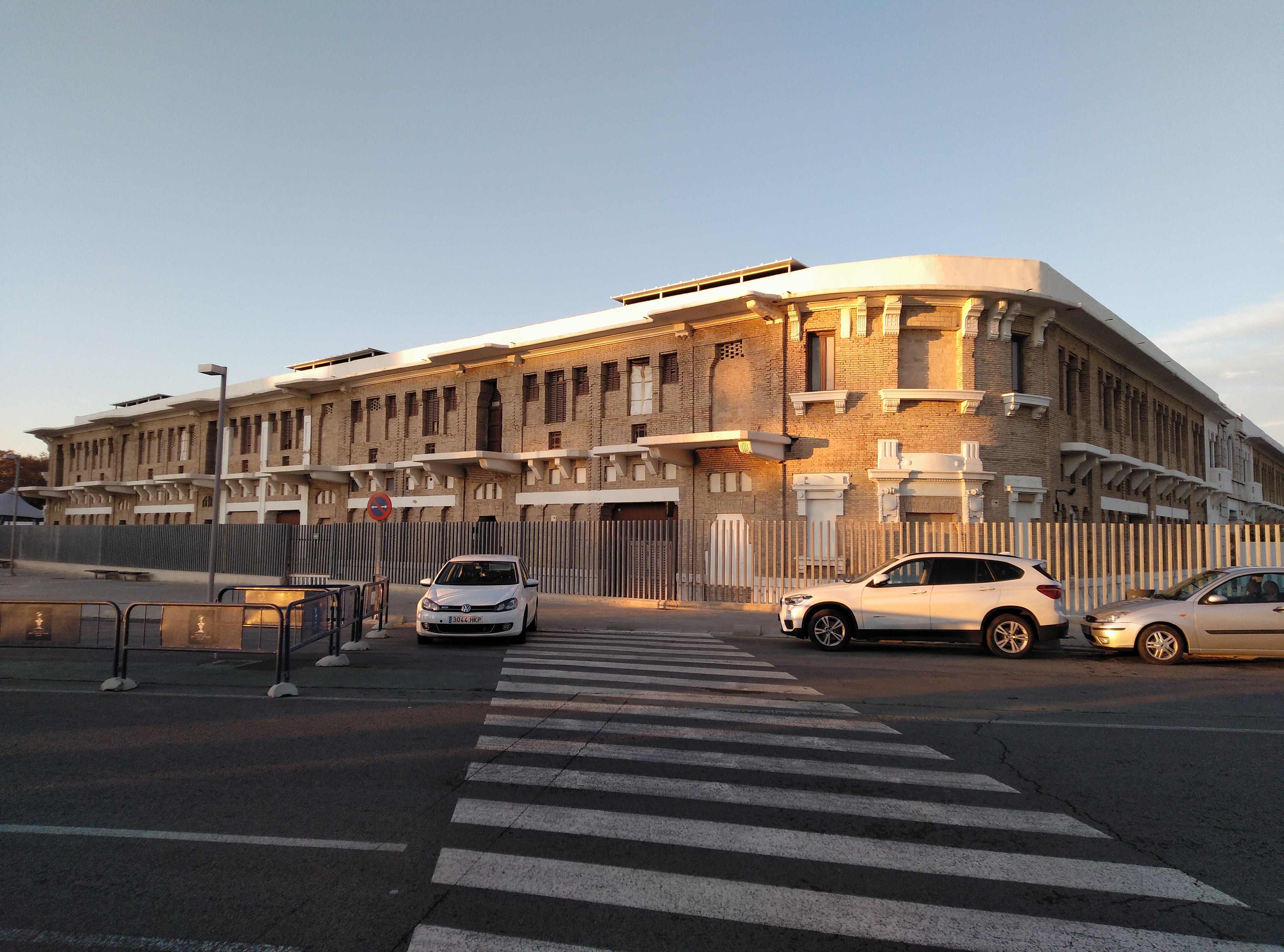 El Ayuntamiento lanza el concurso para dar uso por fin a los Docks de La Marina El Ayuntamiento lanza el concurso para dar uso por fin a los Docks de La Marina