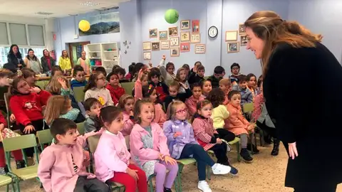 Espina se reunió con los alumnos de Sebares Espina se reunió con los alumnos de Sebares