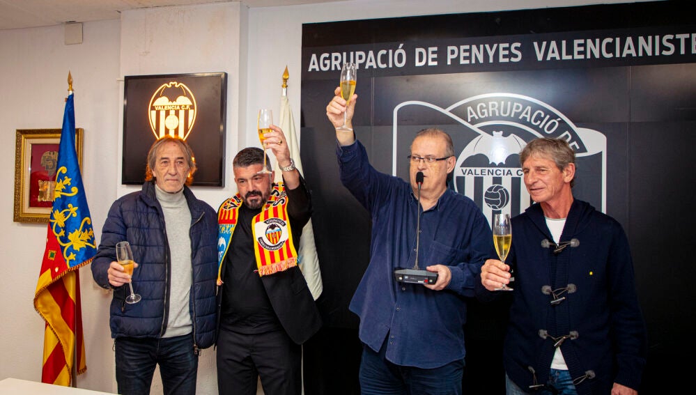 Brindis navideño de Gattuso en la APV
