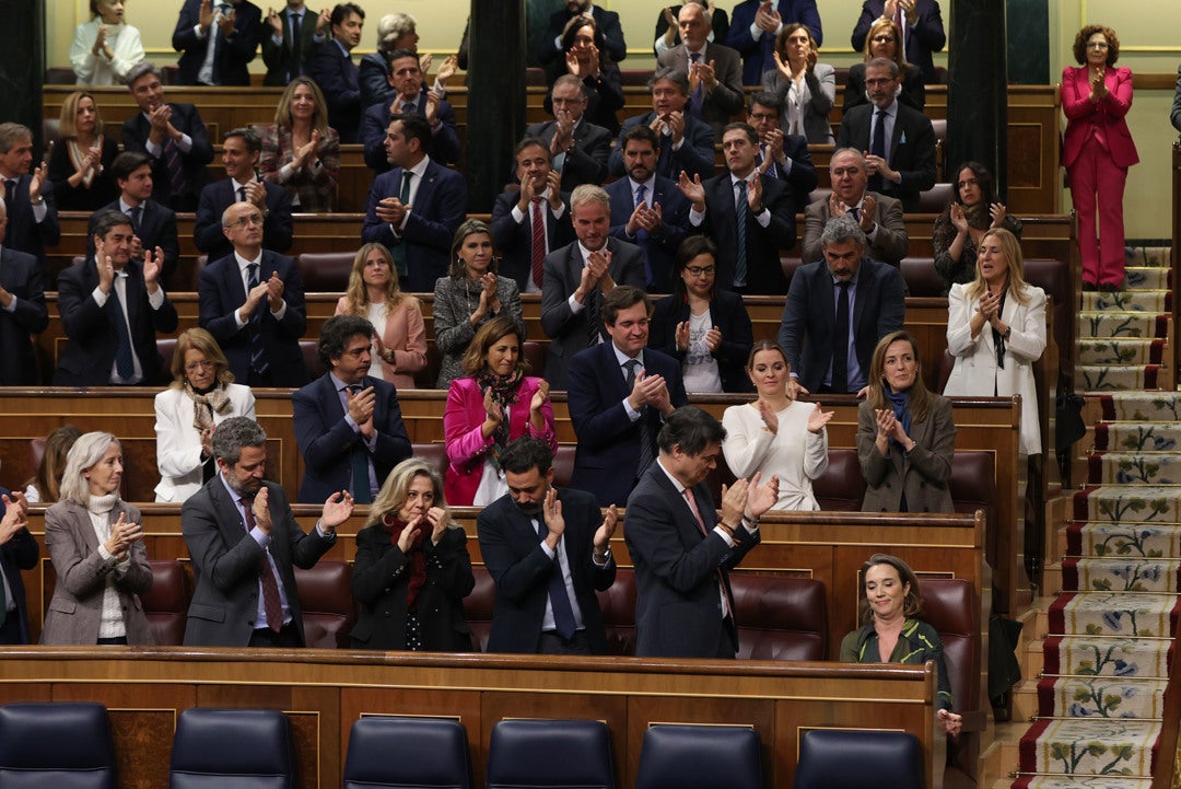 Bronco debate en el Congreso protagonizado por la tensión y las acusaciones de golpismo Bronco debate en el Congreso protagonizado por la tensión y las acusaciones de golpismo
