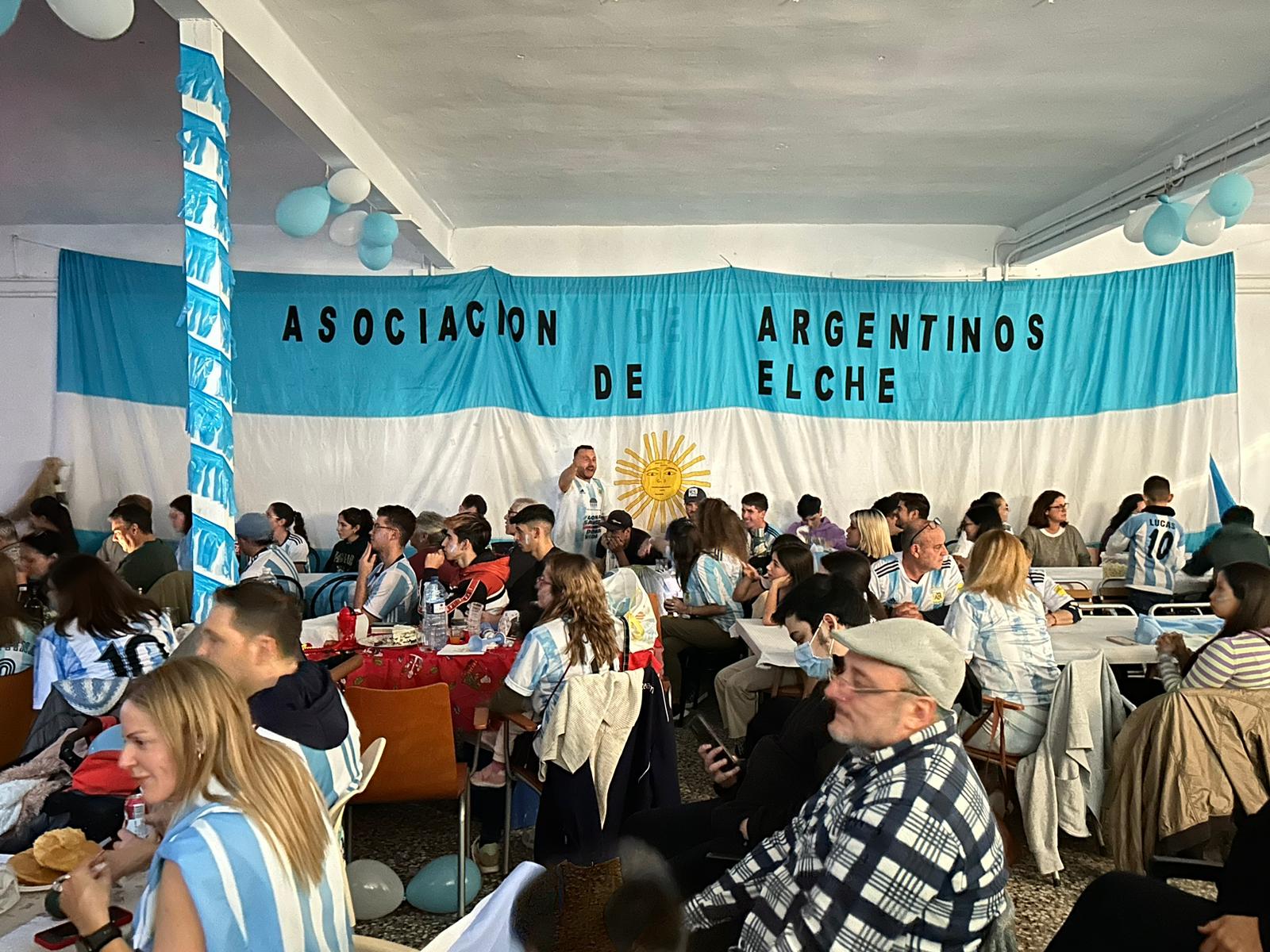 Así vivió la final del mundial la Asociación de Argentinos de Elche Así vivió la final del mundial la Asociación de Argentinos de Elche