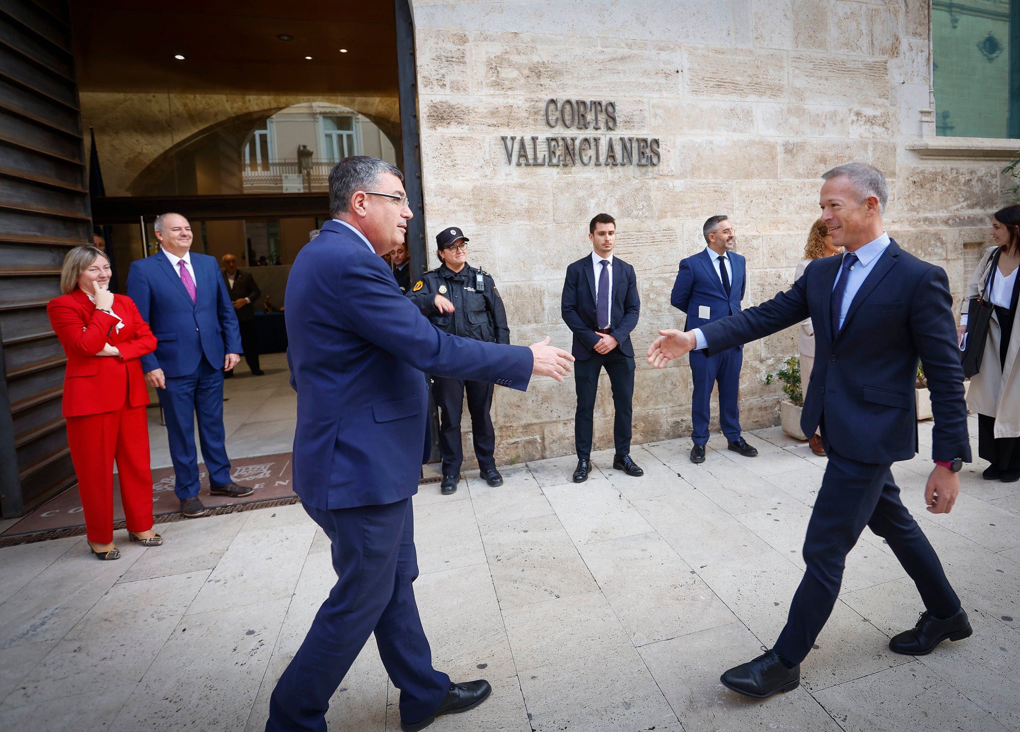 Les Corts Valencianes apoyan al Congreso de los Diputados y al Senado contra la decisión del Tribunal Constitucional Les Corts Valencianes apoyan al Congreso de los Diputados y al Senado contra la decisión del Tribunal Constitucional