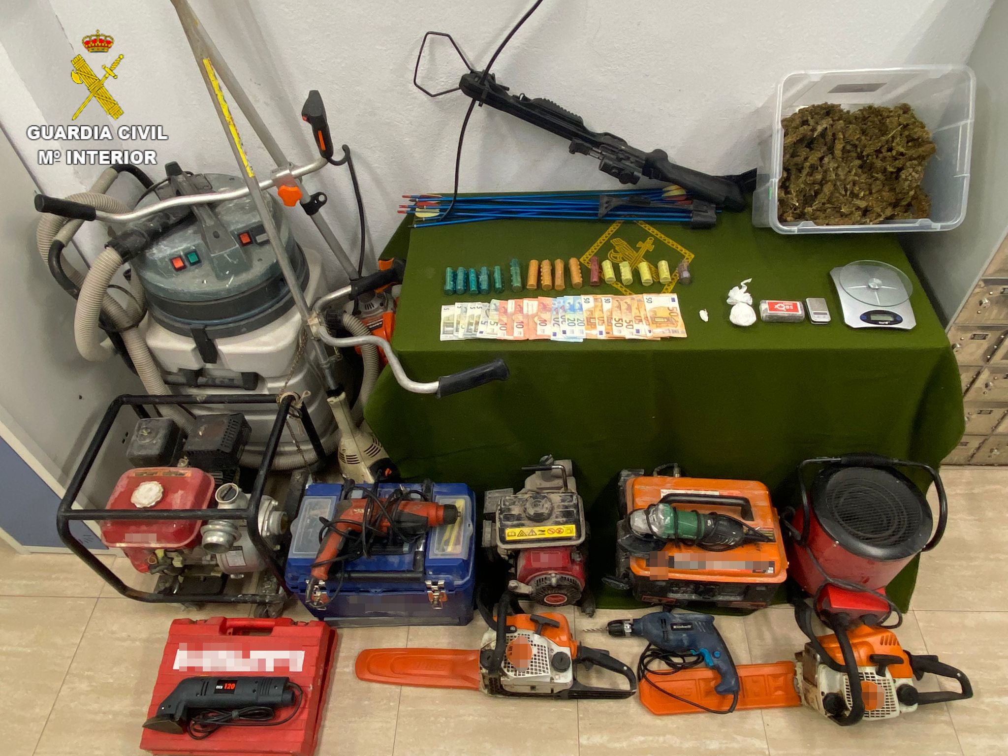 La Guardia Civil desarticula un punto de venta de drogas en Cogullada La Guardia Civil desarticula un punto de venta de drogas en Cogullada