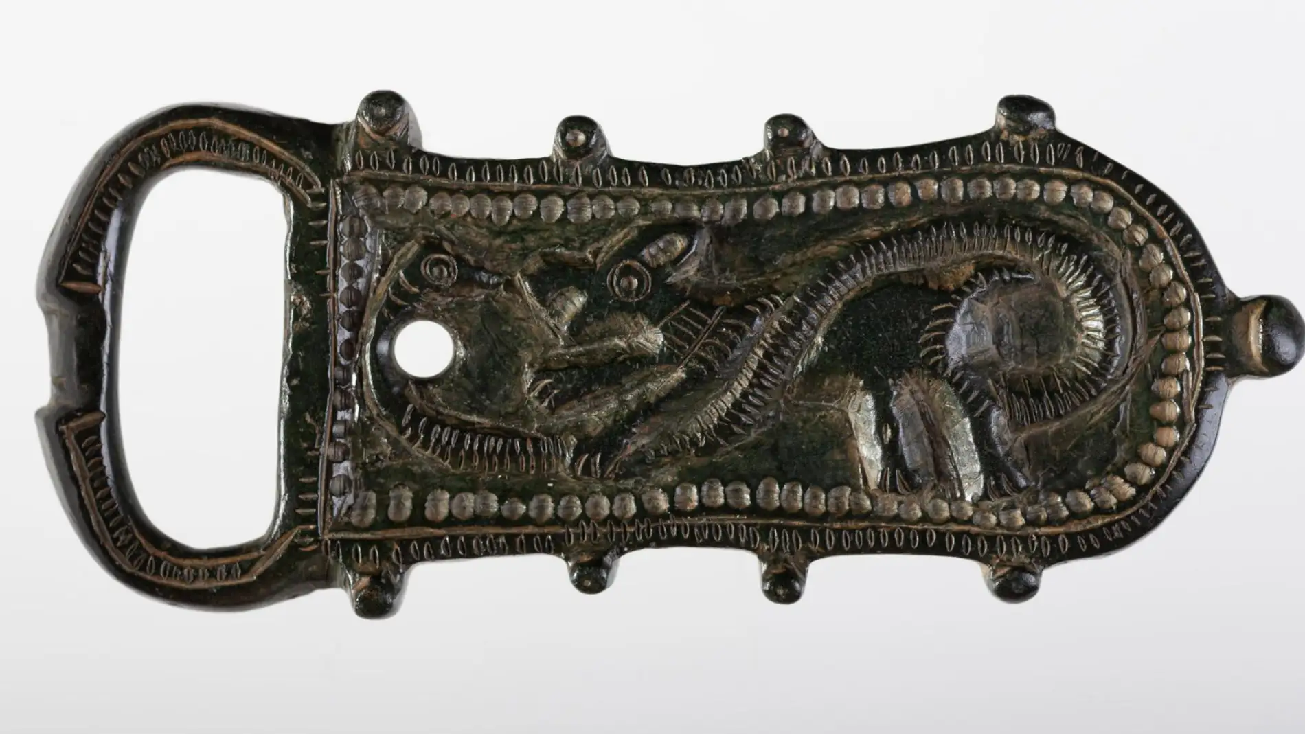 Broche del S. VII procedente de León y parte de la colección del Museo Arqueológico Nacional