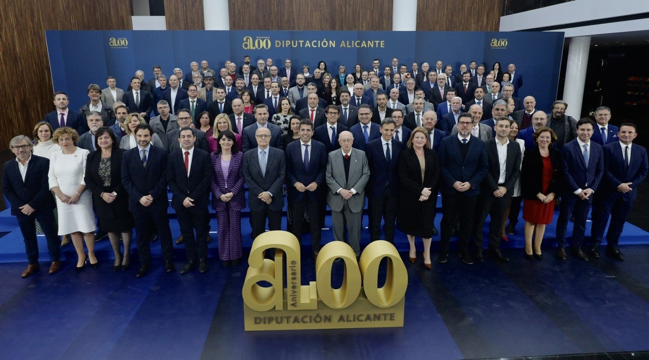 La Diputación mantiene su papel vertebrador en la provincia de Alicante 200 años después de su creación La Diputación mantiene su papel vertebrador en la provincia de Alicante 200 años después de su creación