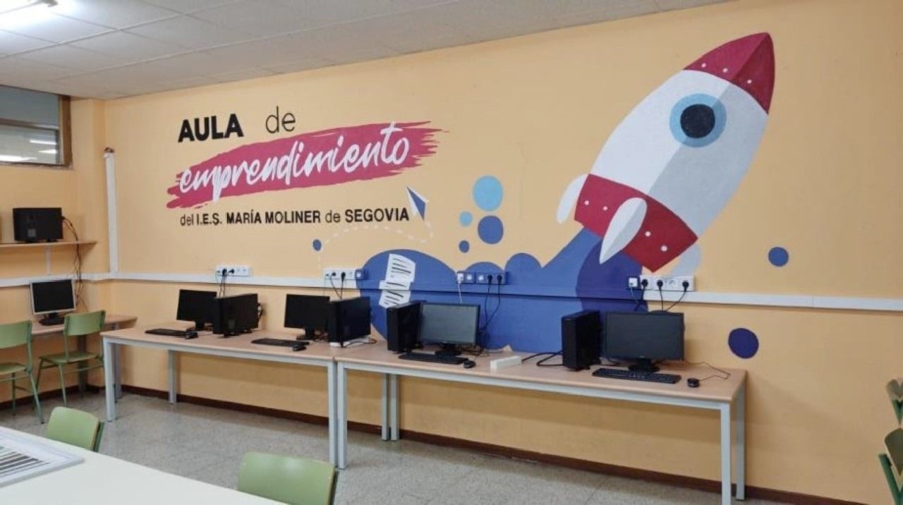 Jornadas de emprendimiento juvenil en el IES María Moliner Jornadas de emprendimiento juvenil en el IES María Moliner