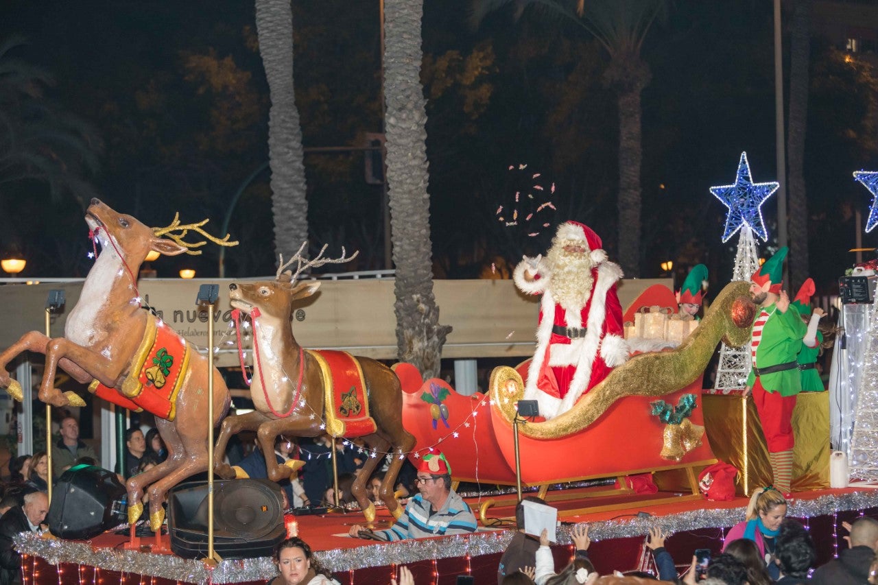 Papá Noel llega esta tarde a la Plaça del Nadal de Elche Papá Noel llega esta tarde a la Plaça del Nadal de Elche