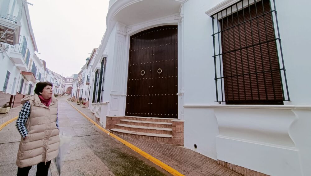 La alcaldesa de Berrocal hizo de cicerone al equipo de 'Reto'.