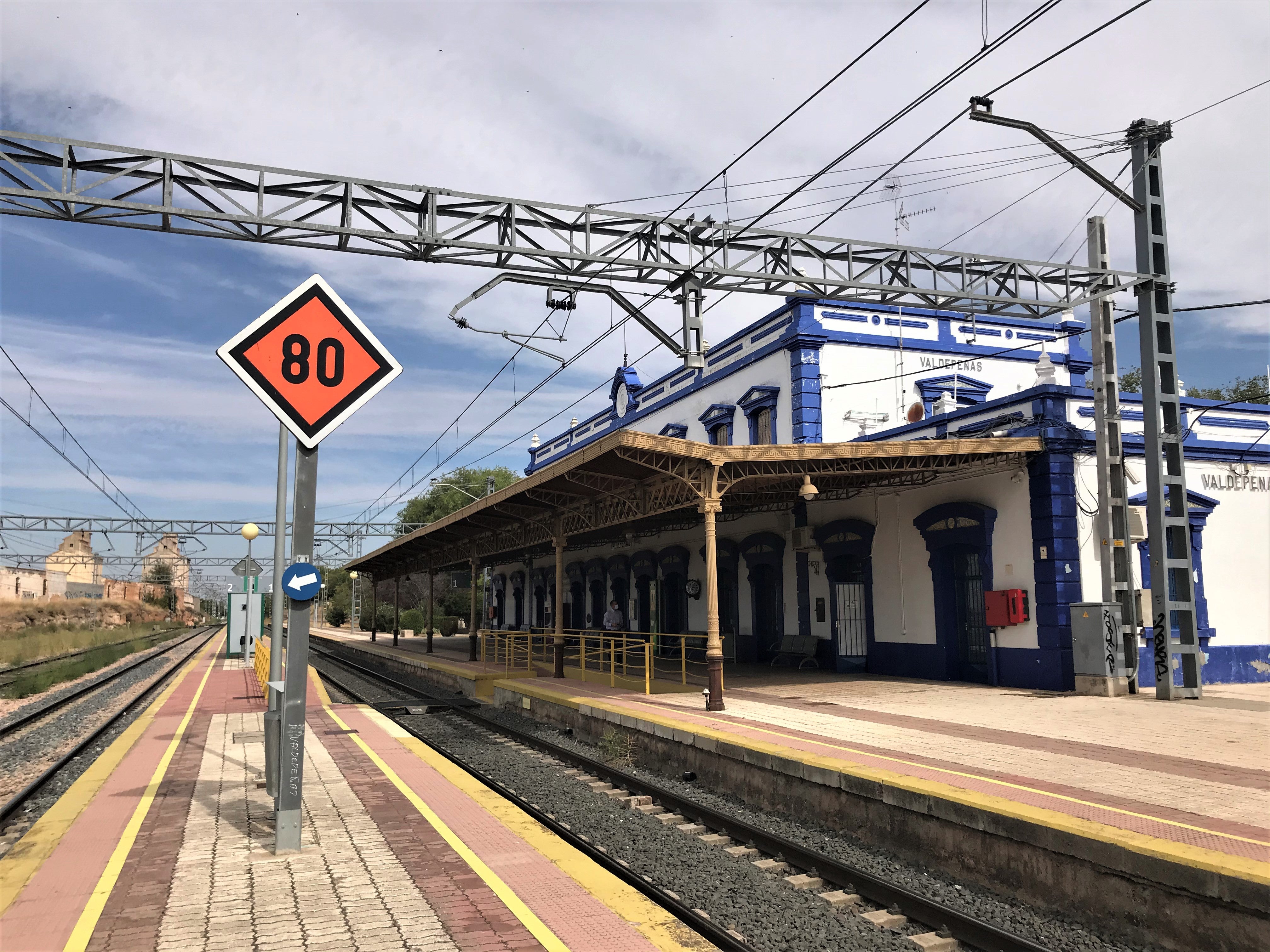 Adif impulsa actuaciones de mejora de la accesibilidad en la estación de tren de Valdepeñas Adif impulsa actuaciones de mejora de la accesibilidad en la estación de tren de Valdepeñas