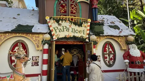 La casa de Papá Noel está instalada en el Paseo de la Alameda La casa de Papá Noel está instalada en el Paseo de la Alameda