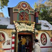 La casa de Papá Noel está instalada en el Paseo de la Alameda