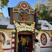 La casa de Papá Noel está instalada en el Paseo de la Alameda La casa de Papá Noel está instalada en el Paseo de la Alameda