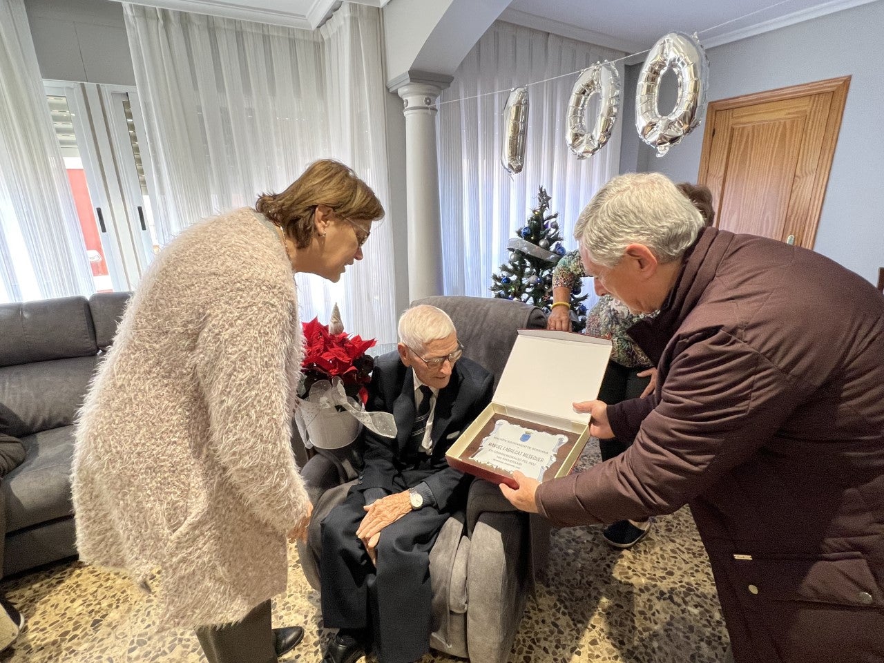 Borriana homenajea a Manuel Fabregat por su centenario Borriana homenajea a Manuel Fabregat por su centenario