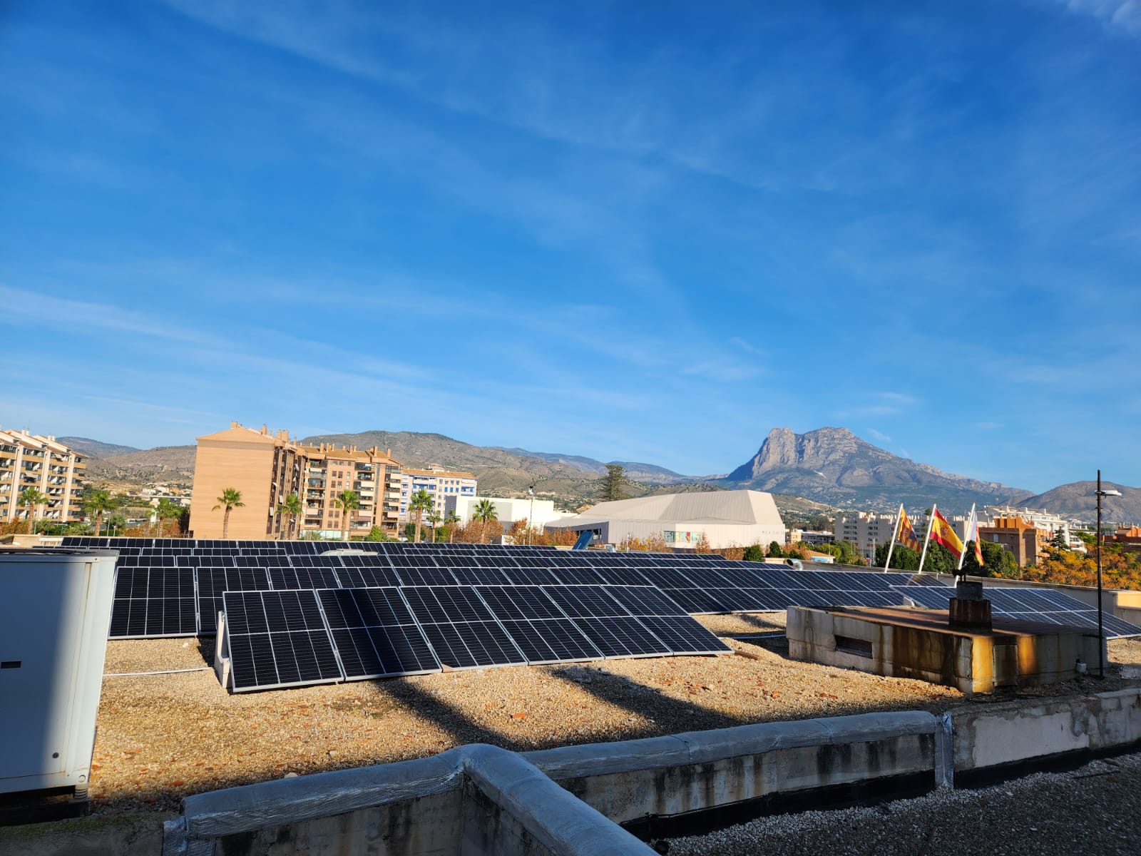 Elche activará en 2024 una Oficina de Transformación Comunitaria para promover las comunidades energéticas Elche activará en 2024 una Oficina de Transformación Comunitaria para promover las comunidades energéticas