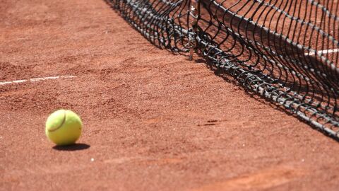 Imagen de archivo de una pelota de tenis