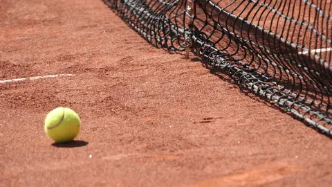 Imagen de archivo de una pelota de tenis Imagen de archivo de una pelota de tenis