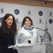 Las concejalas de UP Nieves Peinado y Prado Galán Las concejalas de UP Nieves Peinado y Prado Galán