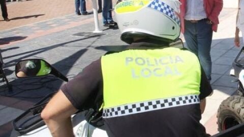 Imagen de archivo de un agente de la Polic&iacute;a Local de Marbella