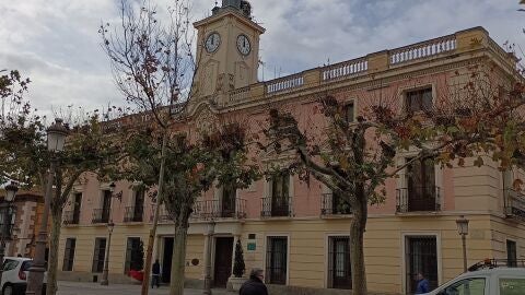 Las pe&ntilde;as festivas de Alcal&aacute; de Henares vuelven a celebrar las preuvas esta noche frente al consistorio complutense