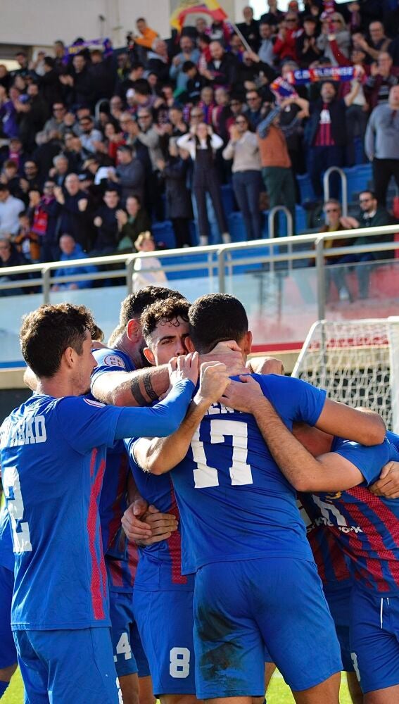 El Eldense celebra un gol en el Nuevo Pepico Amat