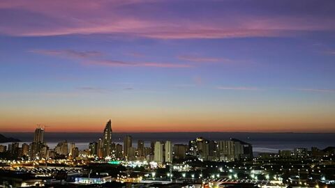 Benidorm al amanecer