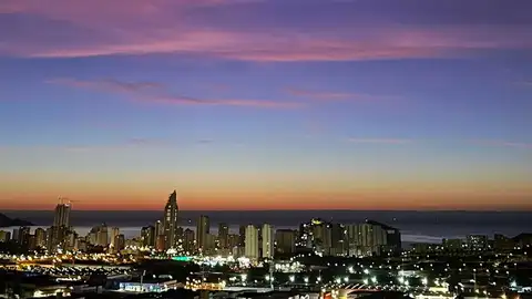 Benidorm al amanecer Benidorm al amanecer