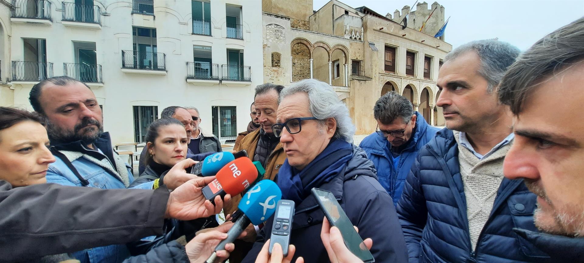 Pérez-Nievas (Cs) pide a Gragera que entregue el acta de concejal en Badajoz tras un caso de "puro transfuguismo" Pérez-Nievas (Cs) pide a Gragera que entregue el acta de concejal en Badajoz tras un caso de "puro transfuguismo"