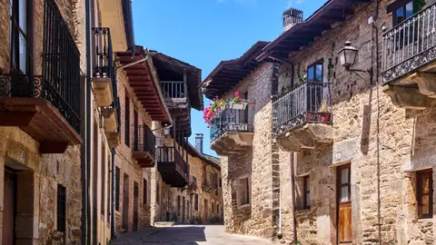 Puebla de Sanabria 'Como dicen en mi pueblo. El habla de los pueblos españoles', el libro que recoge todos los dialectos de todas las zonas rurales de España