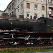 O Concello adxudicará por procedemento negociado a reparación da locomotora do barrio da Ponte