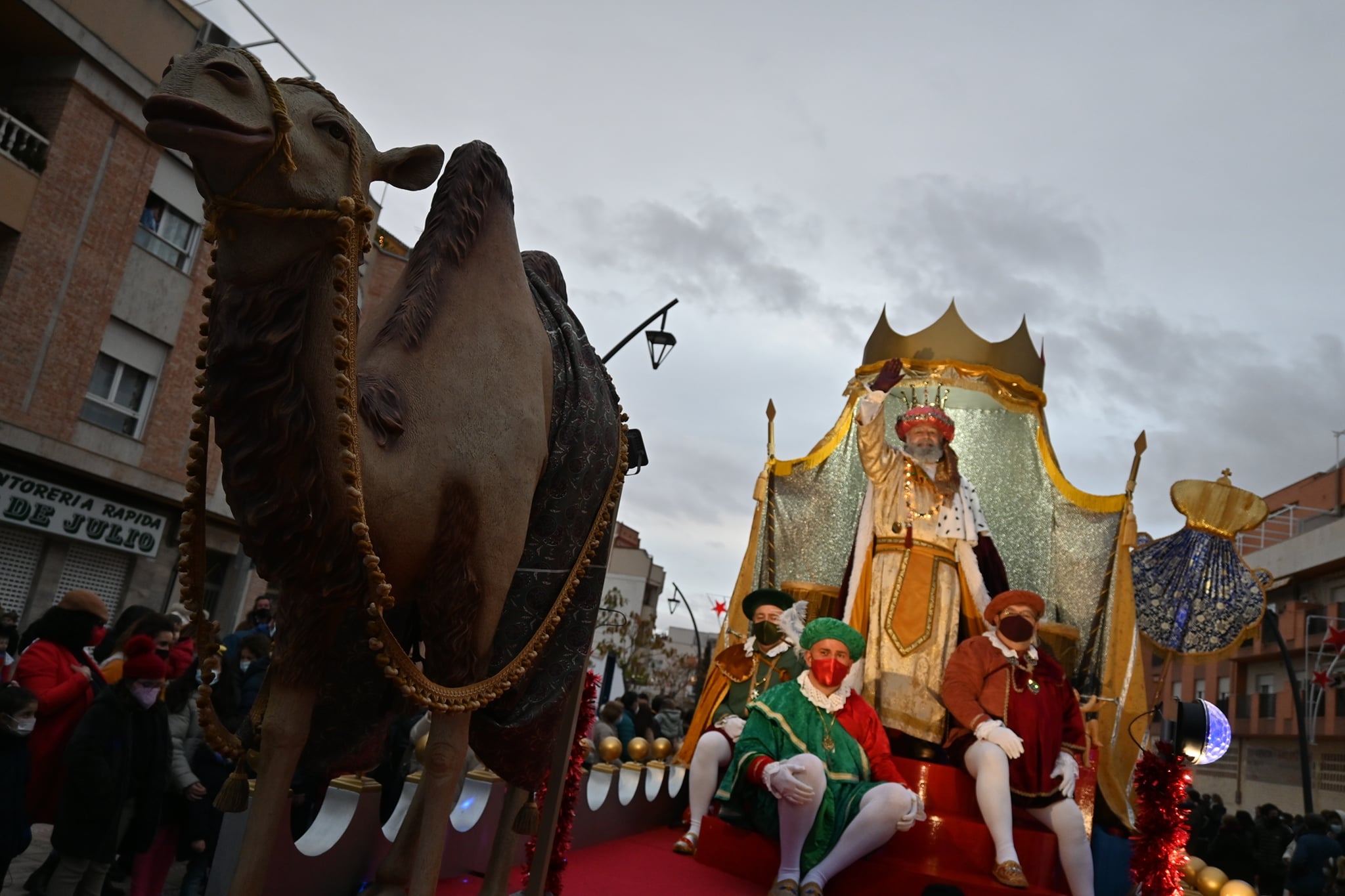 Su Majestad el Rey Melchor nos ha atendido y contado los motivos que harán que, este año, la Cabalgata empiece antes y sea más larga Su Majestad el Rey Melchor nos ha atendido y contado los motivos que harán que, este año, la Cabalgata empiece antes y sea más larga