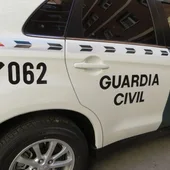Vehículo de la Guardia Civil Vehículo de la Guardia Civil