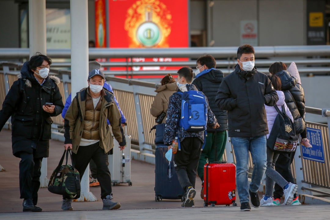 China reabre sus fronteras tras casi tres años de estricta política 'Covid cero' China reabre sus fronteras tras casi tres años de estricta política 'Covid cero'