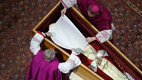 Fallecimiento del Papa Benedicto XVI 