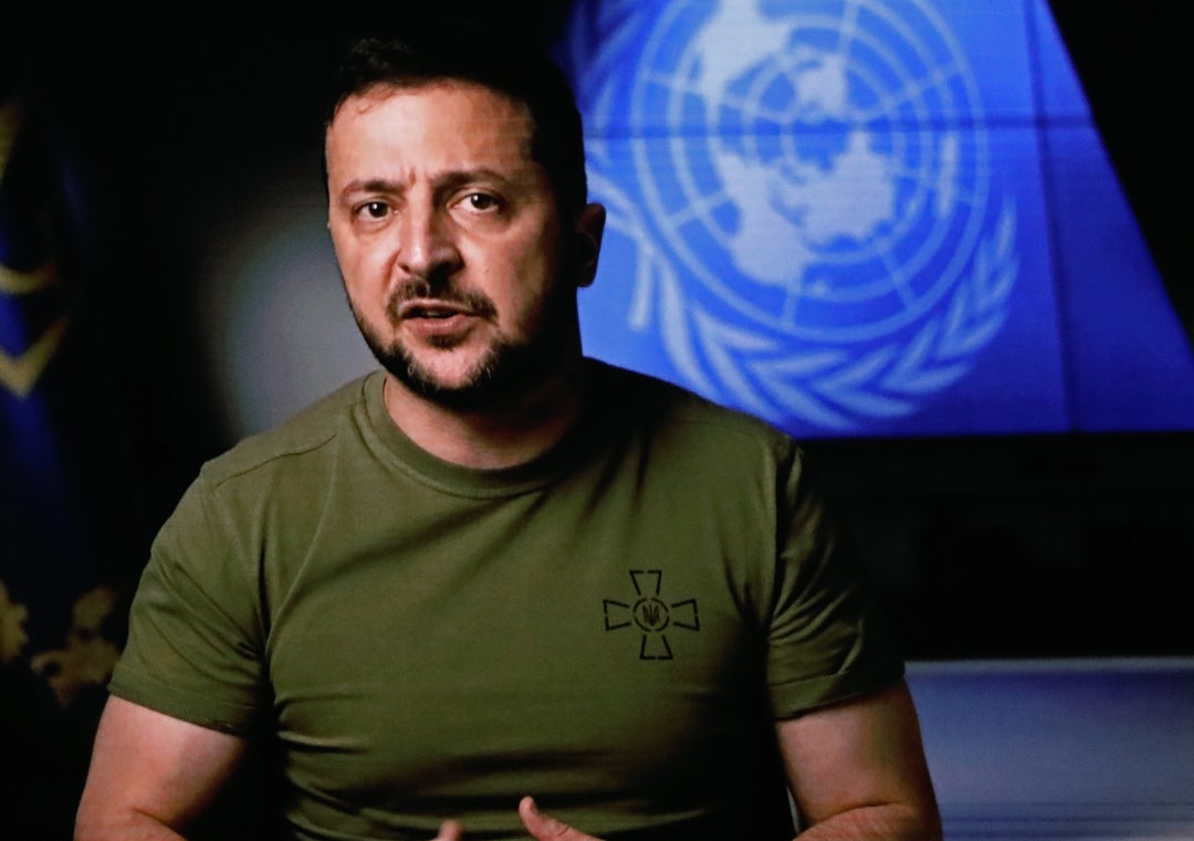 Zelenski critica las "falsas palabras" de Moscú y le acusa de violar la tregua sobre el alto al fuego Zelenski critica las "falsas palabras" de Moscú y le acusa de violar la tregua sobre el alto al fuego
