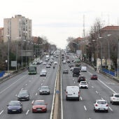 Circulación de vehículos en la A5, la carretera de Extremadura, en Madrid