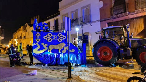 Estado en el que quedó la carroza que ha arrollado a varias personas en la cabalgata de Reyes de Marchena