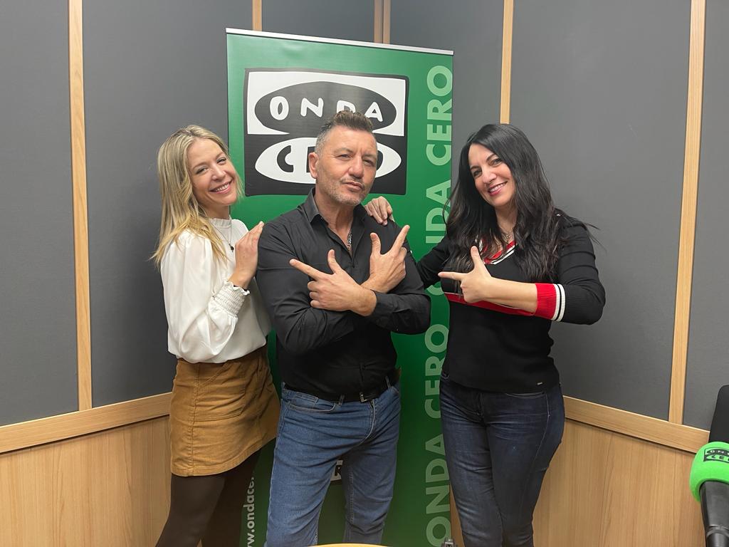 Miguel Noguera visita hoy en Alicante 'La Maçana' donde la gastronomía se funde con el arte expuesto en cada rincón del local Miguel Noguera visita hoy en Alicante 'La Maçana' donde la gastronomía se funde con el arte expuesto en cada rincón del local