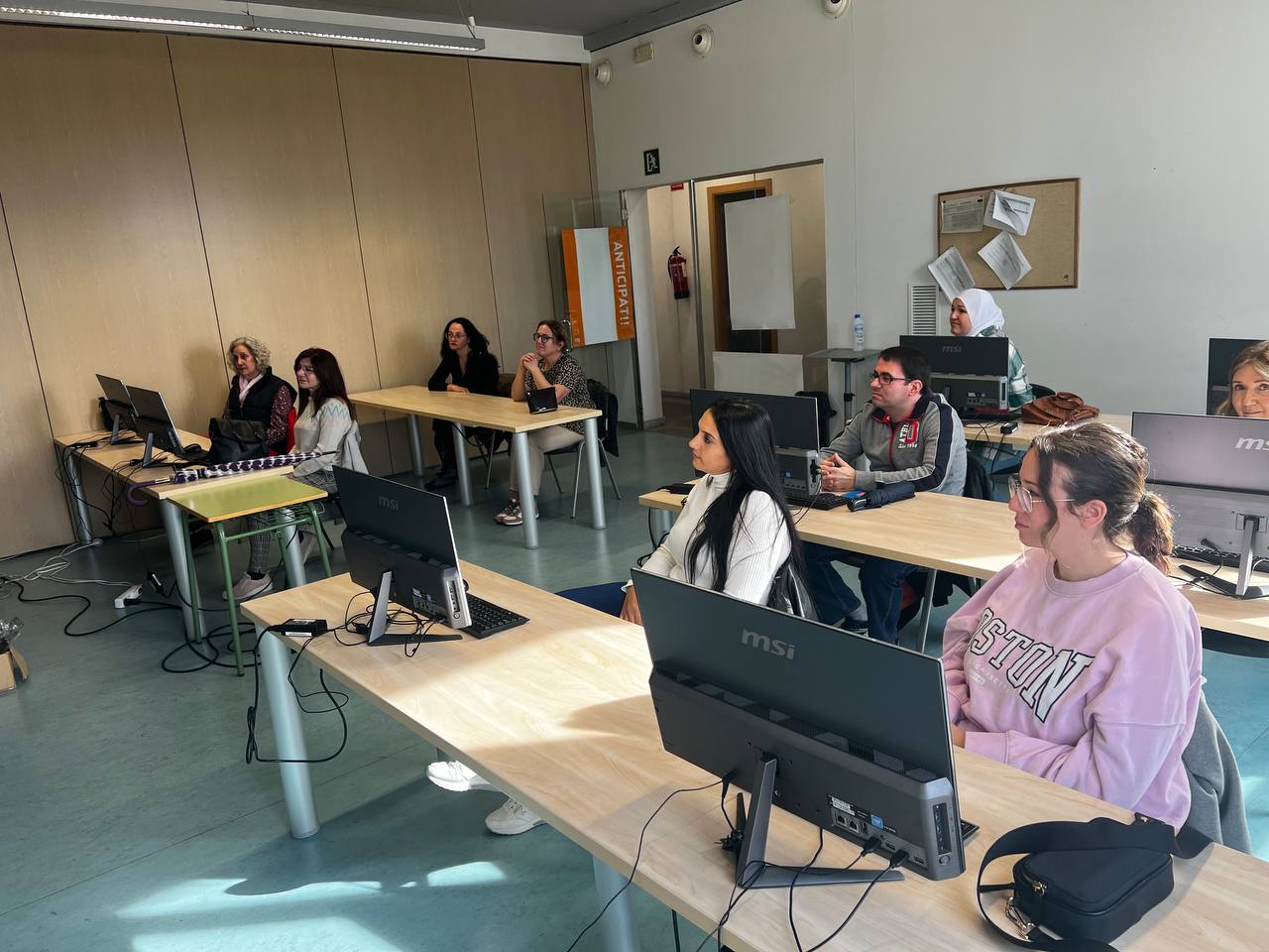 Benifaió invierte más de medido millón de euros en dos talleres de formación remunerados Benifaió invierte más de medido millón de euros en dos talleres de formación remunerados