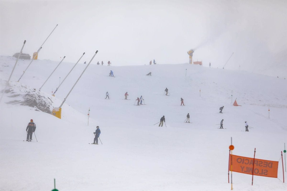 Sierra Nevada cierra este lunes por las condiciones meteorológicas adversas Sierra Nevada cierra este lunes por las condiciones meteorológicas adversas