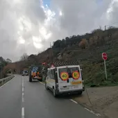 Continuan os traballos de rozas nos marxenes das estradas Continuan os traballos de rozas nos marxenes das estradas